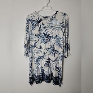 J. Jill Wearever Collection Women's White Blue Floral Short Sleeve Tunic Top, L